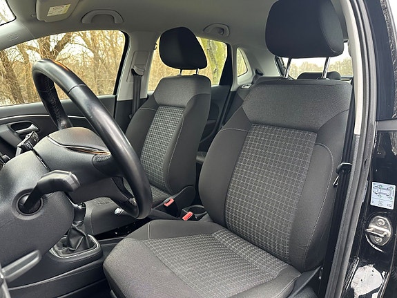 Volkswagen Polo 10 of 18