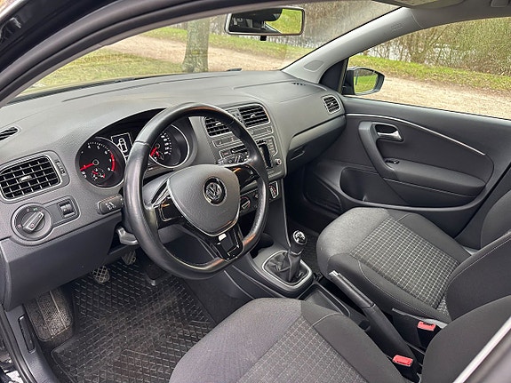 Volkswagen Polo 11 of 18