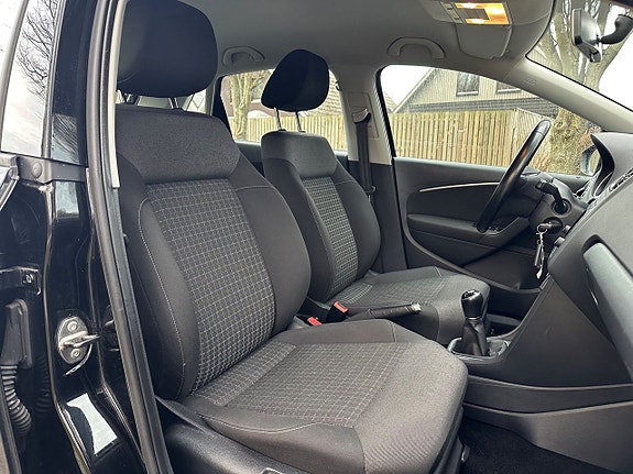 Volkswagen Polo 13 of 18