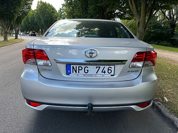 Toyota Avensis 4 of 5