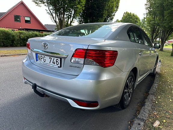 Toyota Avensis 5 of 5