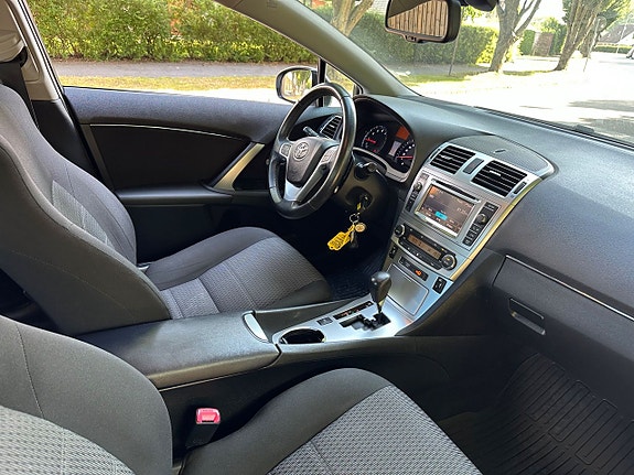 Toyota Avensis 13 of 20