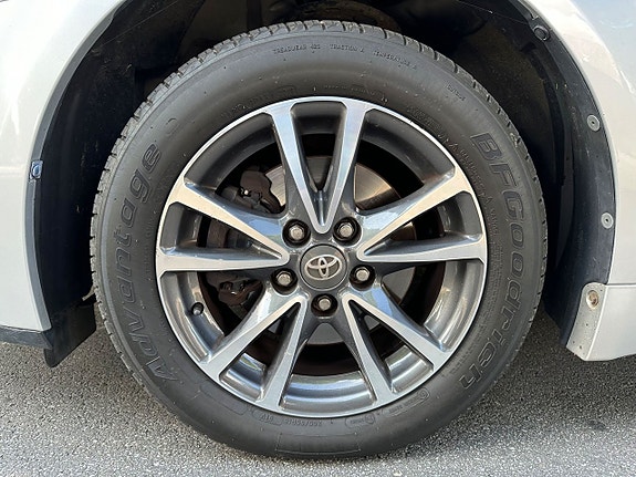 Toyota Avensis 10 of 20