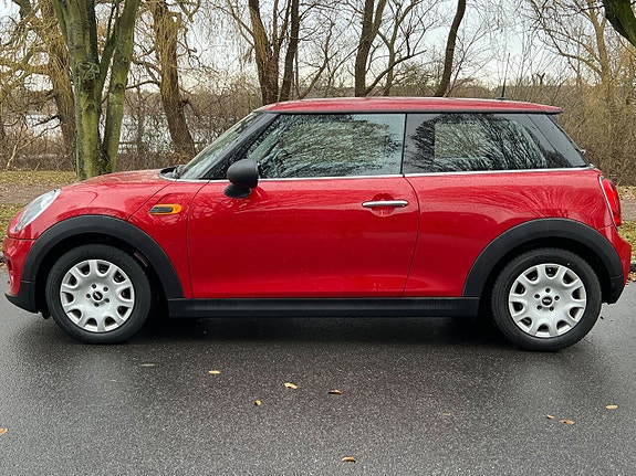MINI One 2 of 5