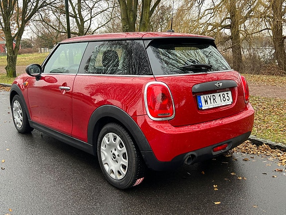 MINI One 3 of 5