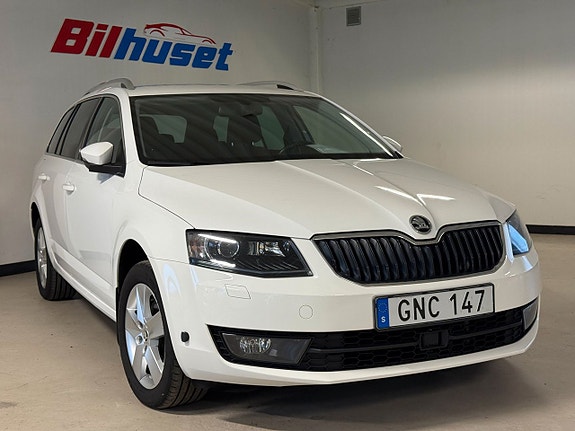 Skoda Octavia 2 of 5