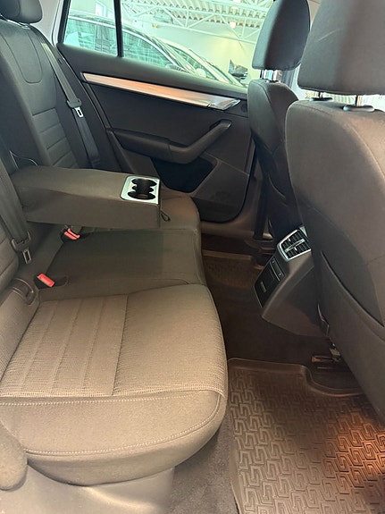 Skoda Octavia 9 of 16