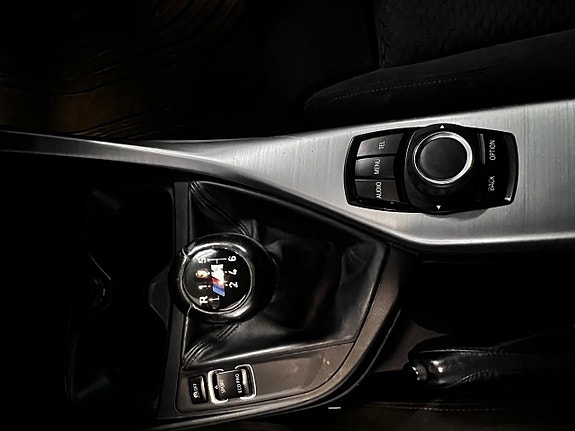 BMW 120 13 of 16
