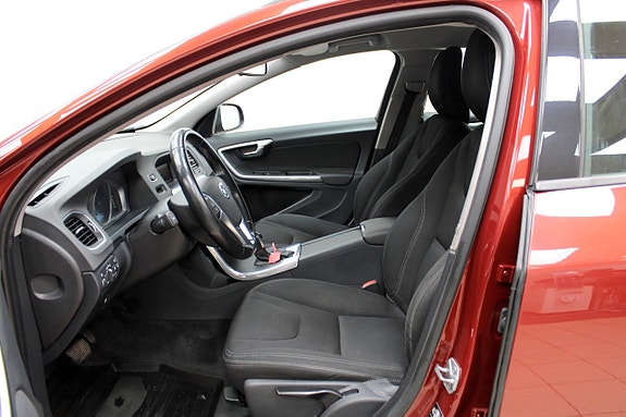Volvo V60 17 of 27