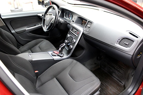 Volvo V60 18 of 27