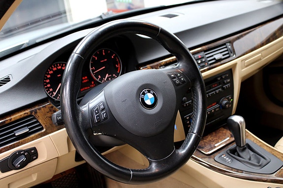 BMW 330d 12 of 23