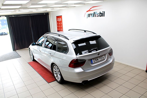 BMW 330d 9 of 23