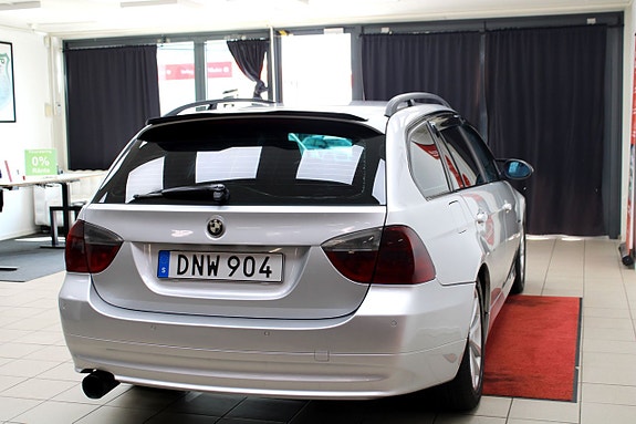 BMW 330d 7 of 23