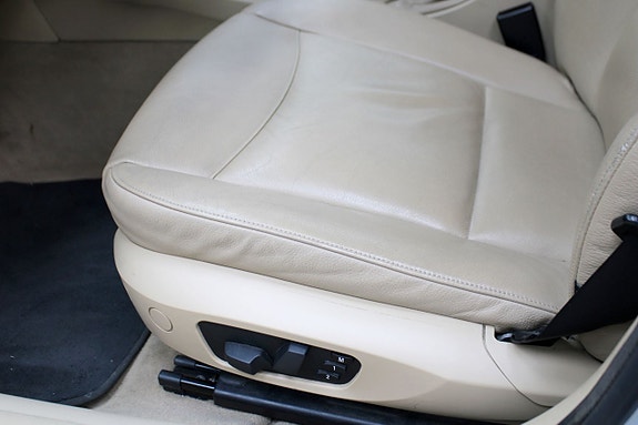 BMW 330d 15 of 23