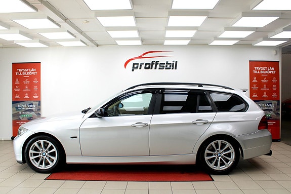 BMW 330d 2 of 5