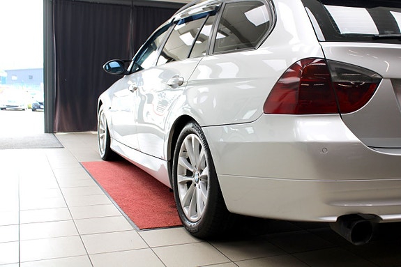 BMW 330d 8 of 23