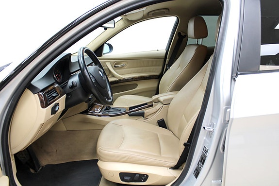 BMW 330d 14 of 23