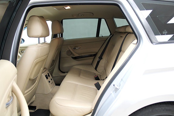 BMW 330d 18 of 23