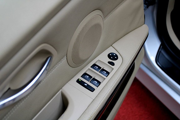 BMW 330d 16 of 23