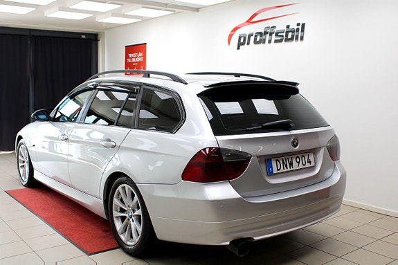 BMW 330d 5 of 5
