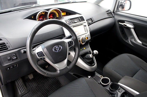 Toyota Verso 15 of 26