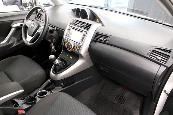 Toyota Verso 17 of 26