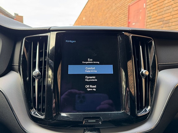 Volvo XC60 19 of 25
