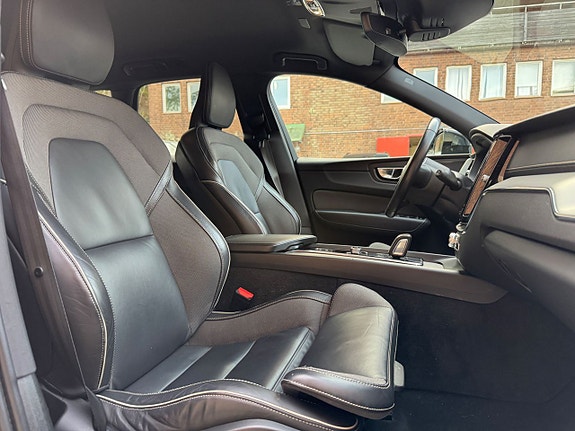 Volvo XC60 10 of 25