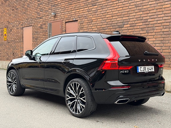 Volvo XC60 3 of 25