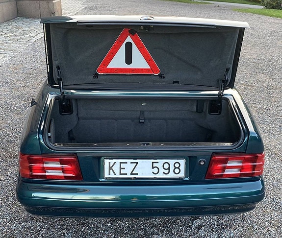 Mercedes-Benz SL600 16 of 28