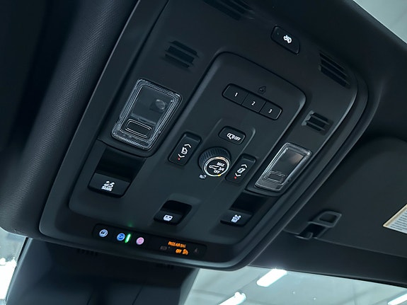 Cadillac Escalade 14 of 30