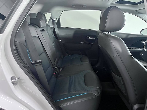 Kia e-Niro 10 of 16