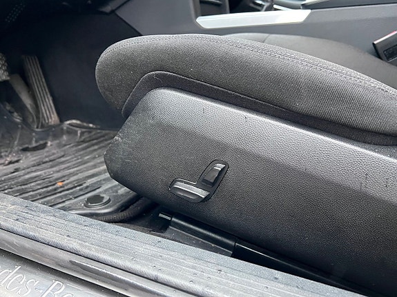 Mercedes-Benz E200 7 of 9
