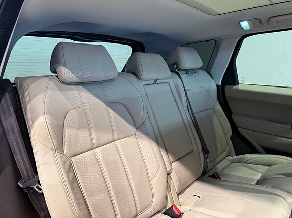 Land Rover Range Rover Sport 10 of 18