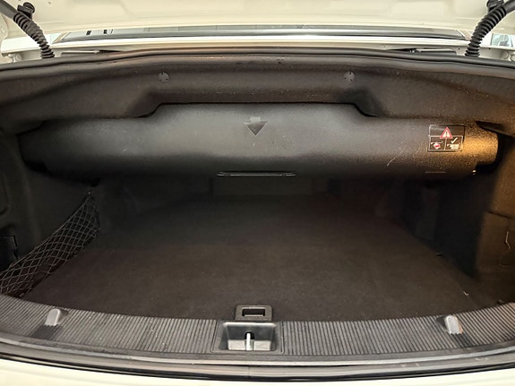 Mercedes-Benz E250 6 of 11