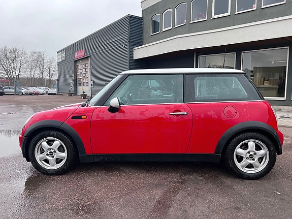MINI Cooper 2 of 5