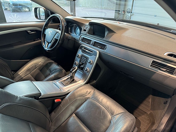 Volvo XC70 10 of 10
