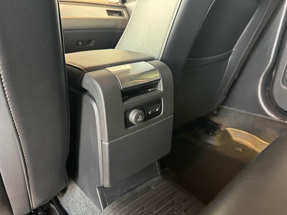 Volvo XC70 9 of 10