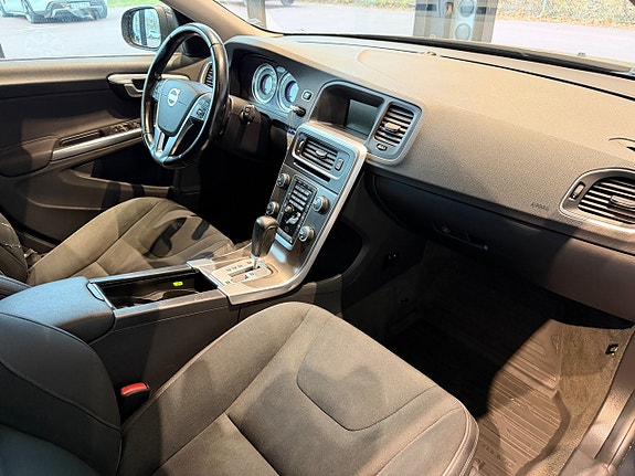 Volvo V60 7 of 7
