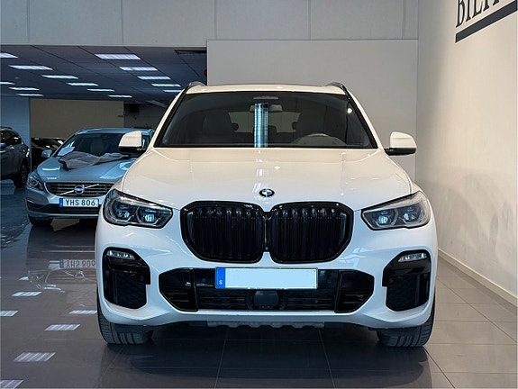 BMW X5 2 of 5