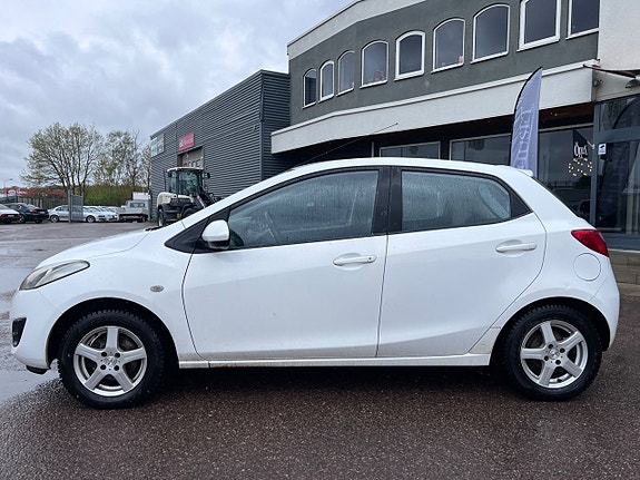 Mazda 2 2 of 5