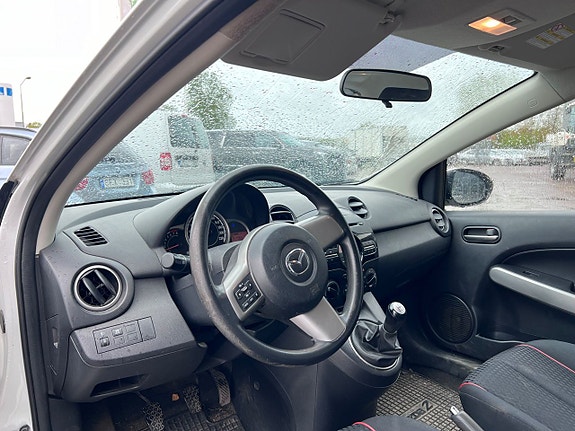 Mazda 2 5 of 5