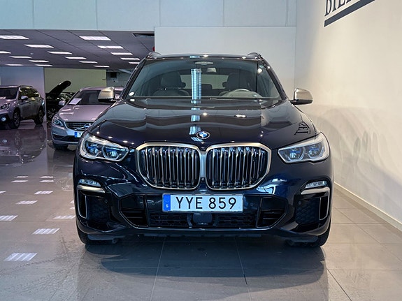 BMW X5 2 of 5