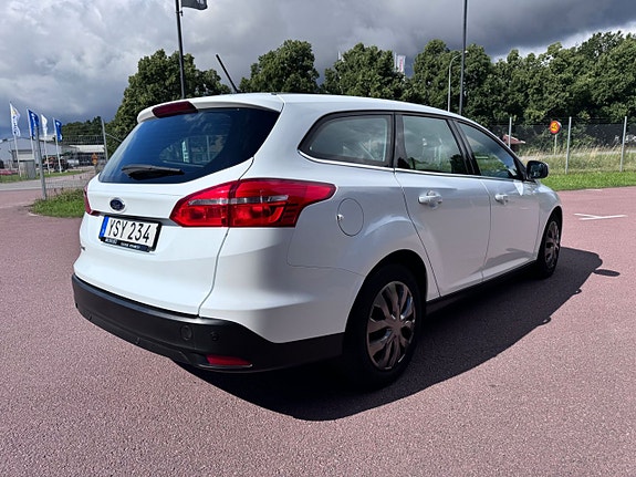 Ford Focus 3 of 9