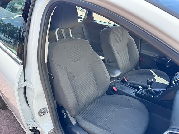 Ford Focus 7 of 9