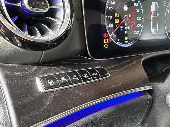 Mercedes-Benz AMG GT Roadster 9 of 9