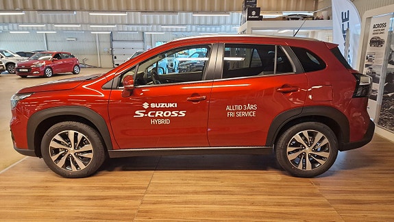 Suzuki S-Cross 2 of 10