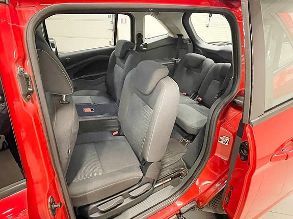 Ford C-Max 5 of 5