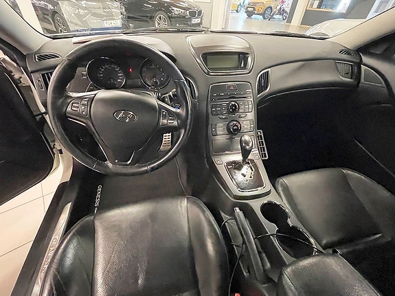 Hyundai Genesis 6 of 6