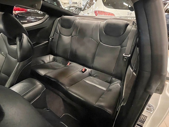 Hyundai Genesis 5 of 6